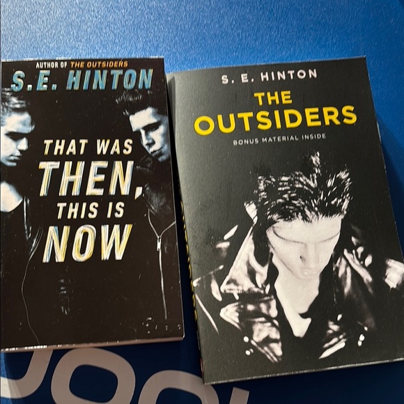 S.E. Hinton Book Set - The Outsiders & That Was Then, This Is Now - Picture 1 of 1